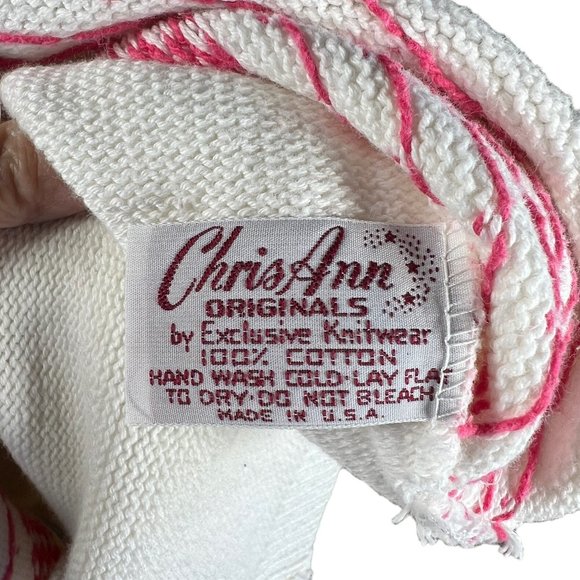 Duck & Heart Sleeveless Sweater - Picture 6 of 9